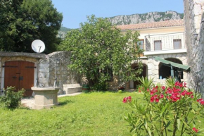 Angenehmes Haus in Grižane-Belgrad mit Grill, Garten und Terrasse